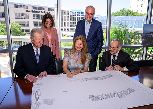 Children's Health℠ and UT Southwestern Receive Record-Setting Gift from Moody Foundation