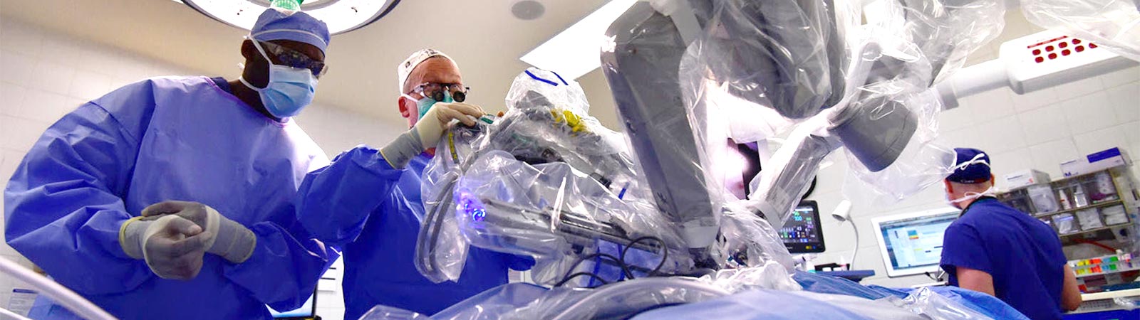 Pediatric Minimally Invasive and Robotic Surgery Center hero image